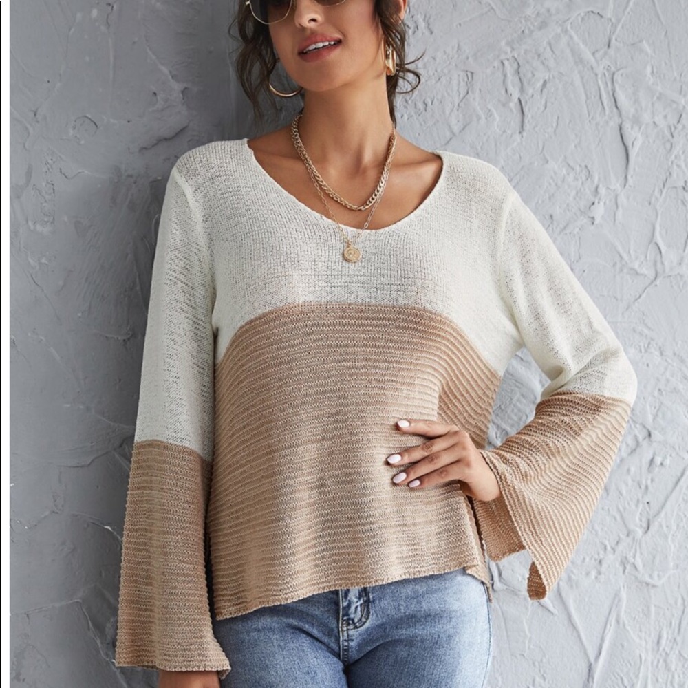 Two tone slit hem sweater